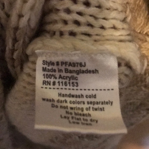 Loose turtleneck sweater - Picture 4 of 4